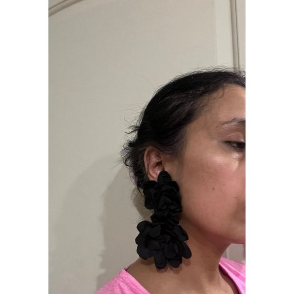 Black flower earrings leaf black fabric earrings large earrings big soft petals - Picture 5 of 6